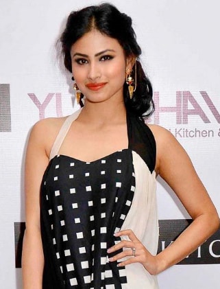 mouni roy weight