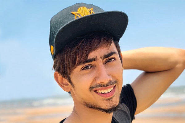 Adnaan Shaikh Biography, Girlfriend, Height, Weight, Age, Income & More