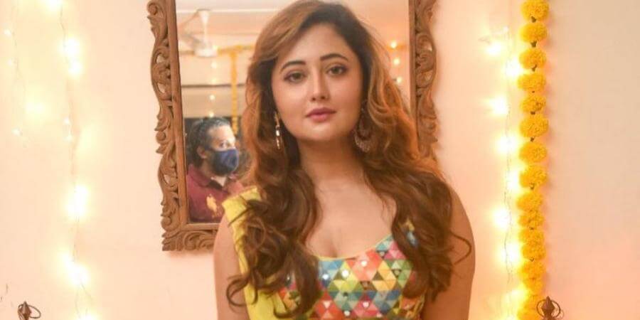 Rashami Desai Biography, Age, Height, Family, Boyfriend & More