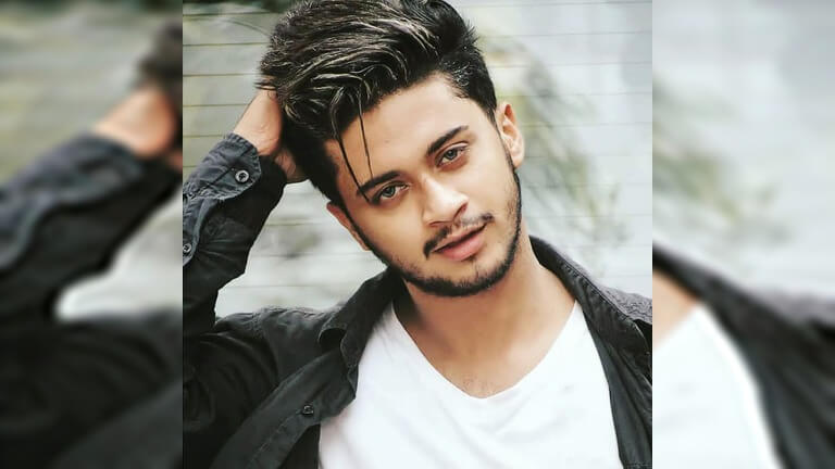 Hasnain Khan Biography, Girlfriend, Height, Weight, Age, Income & More