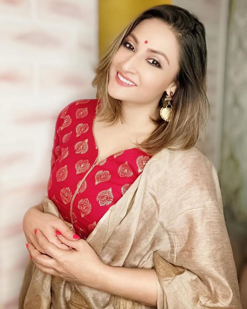 Urvashi Dholakia