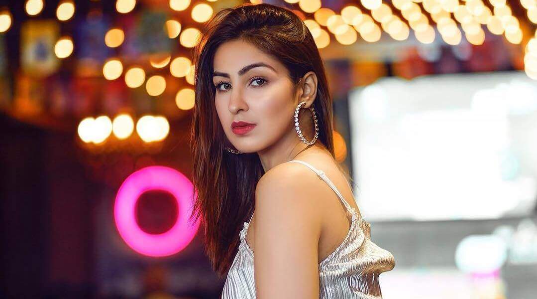 Anmol Bhatia Biography, Age, Height, Family, Boyfriend & More