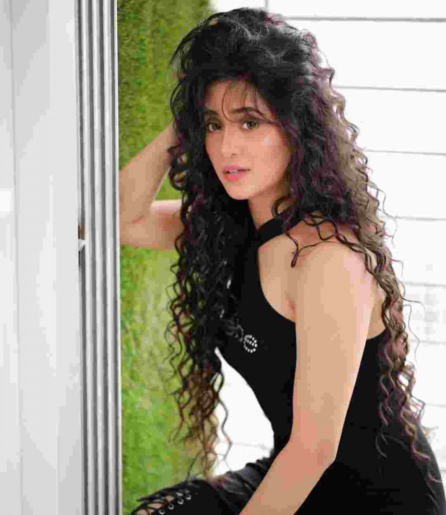 Shivangi Joshi 1