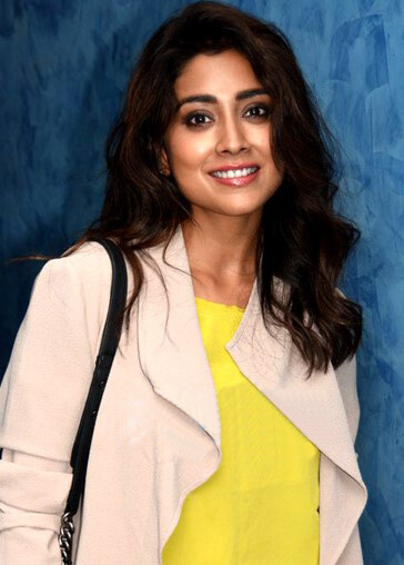 Shriya Saran graces the screening of Sonata