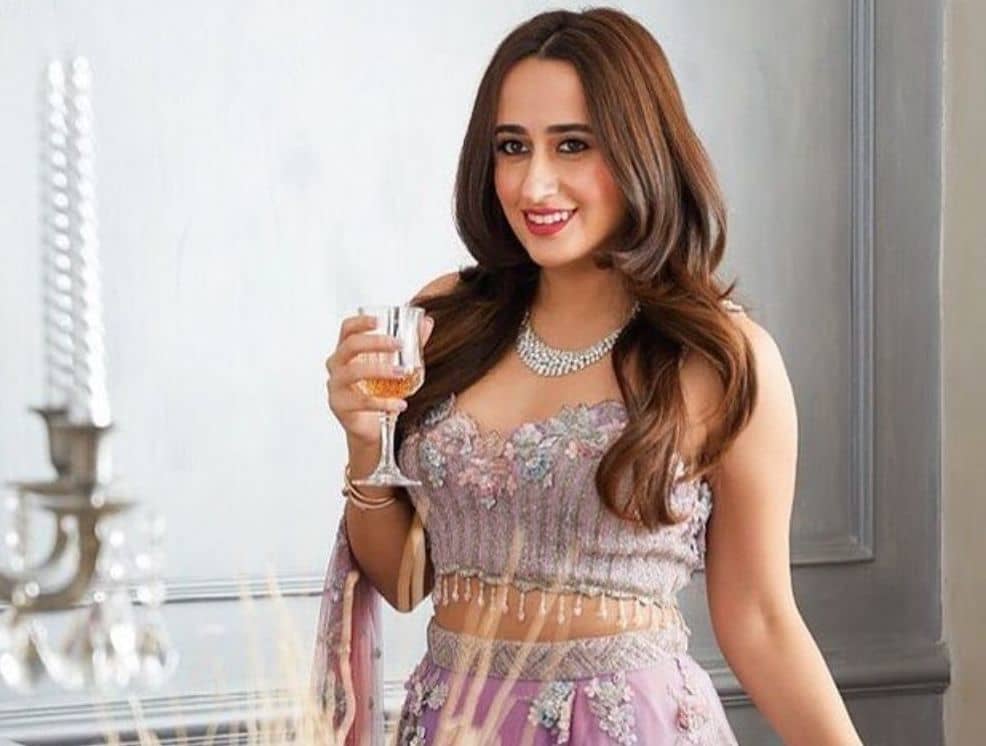 Natasha Dalal Biography, Boyfriend, Height, Weight, Age, Affairs & More