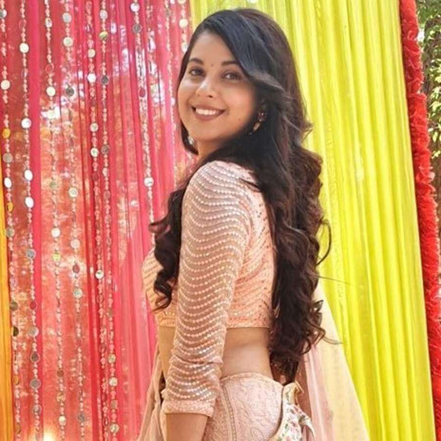 9567 pandya store actress alice kaushik thanks fans for showering love on raavi