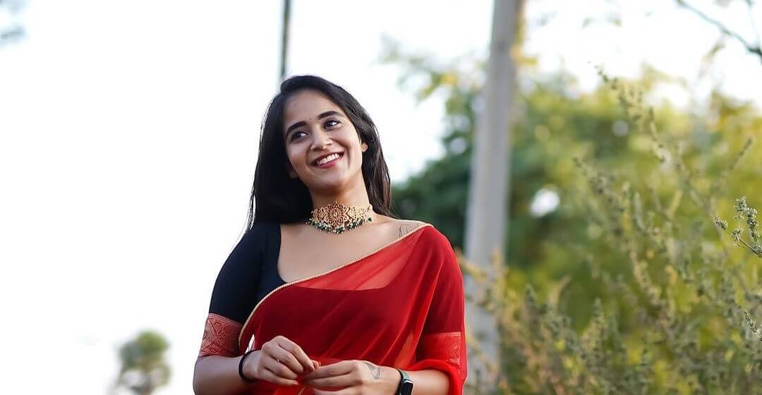 Deepthi Sunaina Biography, Age, Height, Family, Boyfriend & More