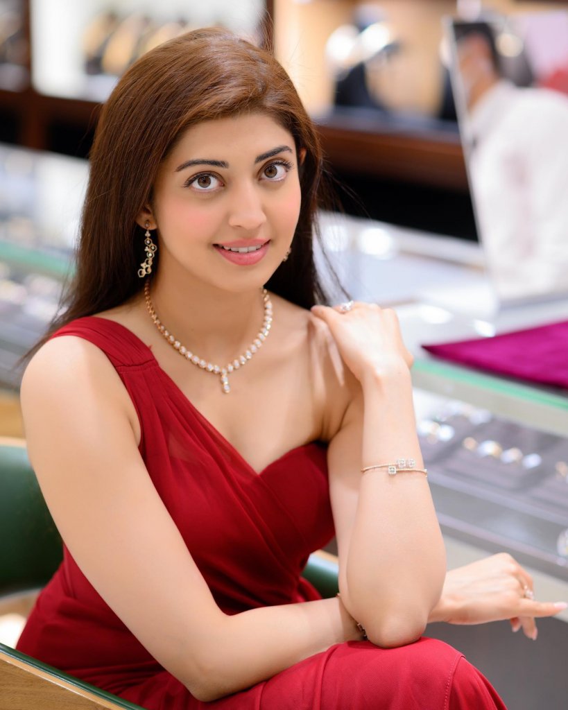 pranitha.insta 151328398 418863126062189 5059954944271400596 n