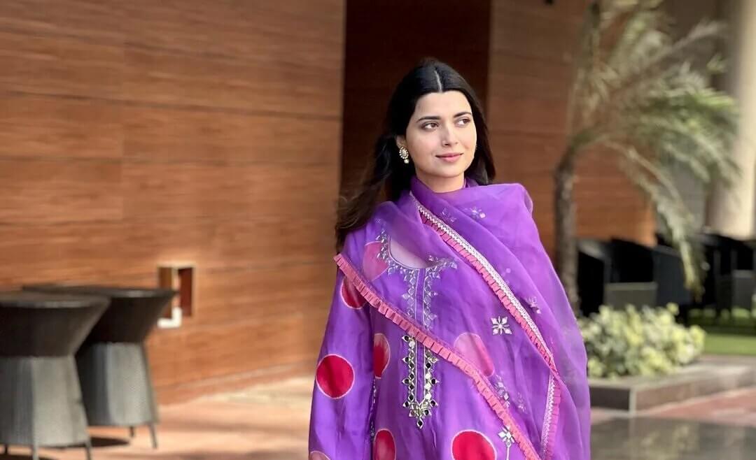 Nimrat Khaira Biography, Age, Height, Family, Boyfriend & More